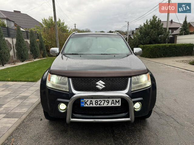 Черный Сузуки Гранд Витара, объемом двигателя 2.74 л и пробегом 310 тыс. км за 7500 $, фото 2 на Automoto.ua