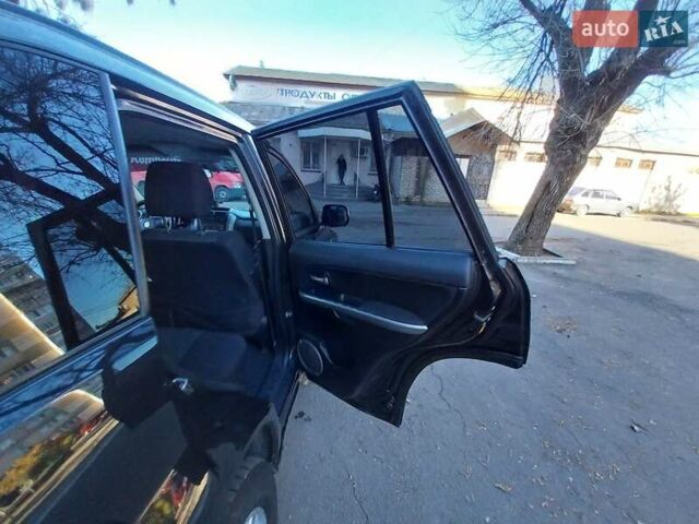 Чорний Сузукі Гранд Вітара, об'ємом двигуна 2 л та пробігом 216 тис. км за 6500 $, фото 13 на Automoto.ua