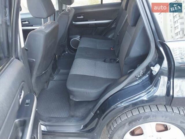Чорний Сузукі Гранд Вітара, об'ємом двигуна 2 л та пробігом 216 тис. км за 6500 $, фото 17 на Automoto.ua