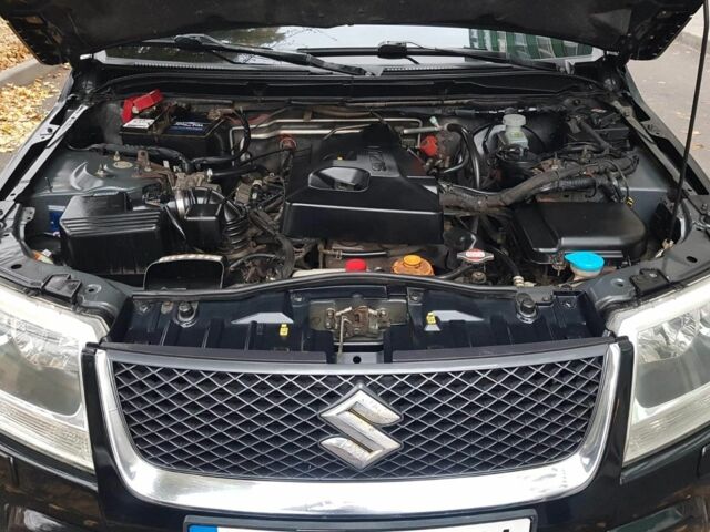 Черный Сузуки Гранд Витара, объемом двигателя 2 л и пробегом 235 тыс. км за 7500 $, фото 6 на Automoto.ua