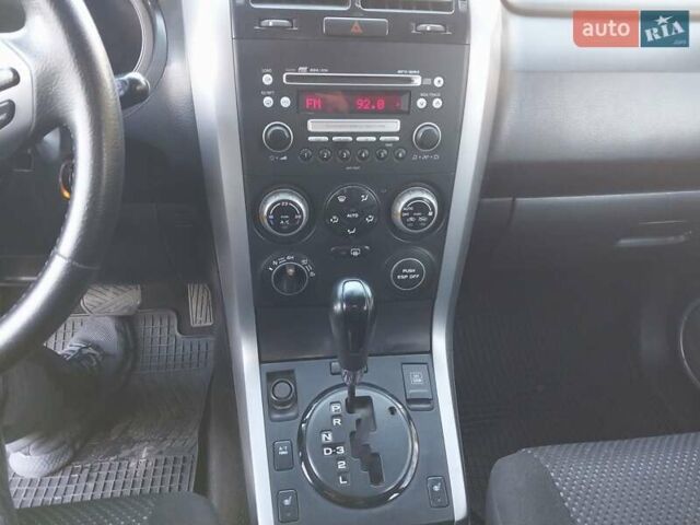 Чорний Сузукі Гранд Вітара, об'ємом двигуна 2 л та пробігом 216 тис. км за 6500 $, фото 16 на Automoto.ua
