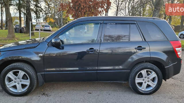 Чорний Сузукі Гранд Вітара, об'ємом двигуна 2 л та пробігом 245 тис. км за 5450 $, фото 7 на Automoto.ua