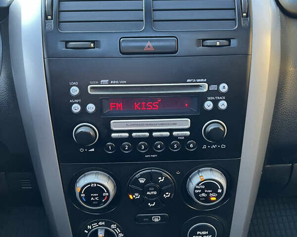 Чорний Сузукі Гранд Вітара, об'ємом двигуна 2 л та пробігом 209 тис. км за 7500 $, фото 34 на Automoto.ua