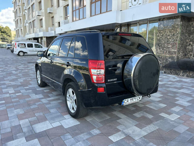 Чорний Сузукі Гранд Вітара, об'ємом двигуна 2 л та пробігом 249 тис. км за 5999 $, фото 3 на Automoto.ua