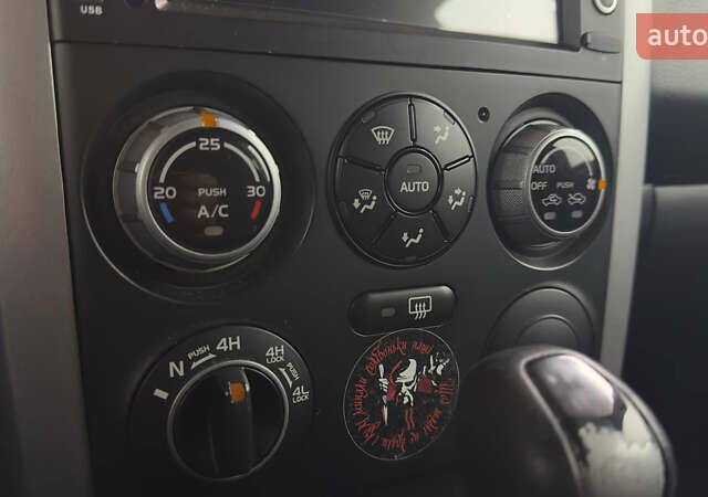 Черный Сузуки Гранд Витара, объемом двигателя 2 л и пробегом 220 тыс. км за 6500 $, фото 5 на Automoto.ua