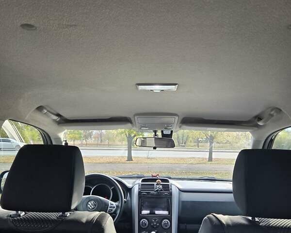 Чорний Сузукі Гранд Вітара, об'ємом двигуна 2 л та пробігом 237 тис. км за 8500 $, фото 17 на Automoto.ua