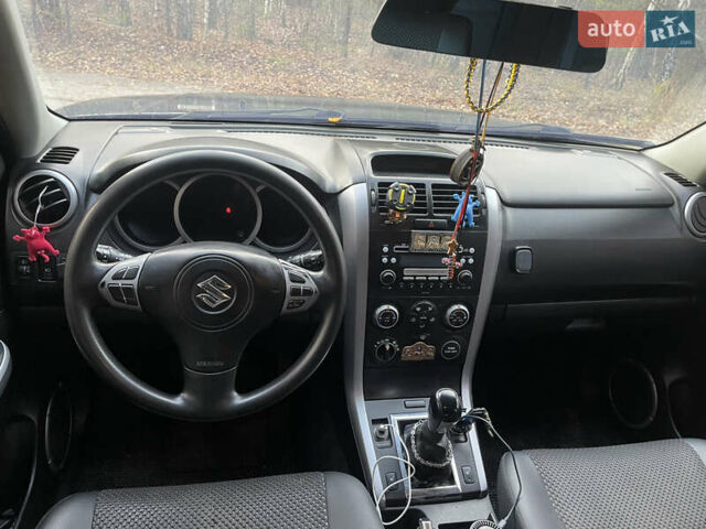 Черный Сузуки Гранд Витара, объемом двигателя 2 л и пробегом 290 тыс. км за 6200 $, фото 10 на Automoto.ua