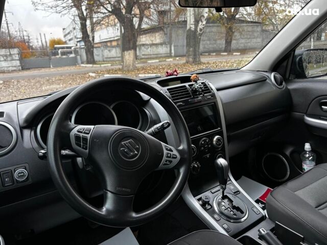 Чорний Сузукі Гранд Вітара, об'ємом двигуна 2 л та пробігом 238 тис. км за 8790 $, фото 15 на Automoto.ua