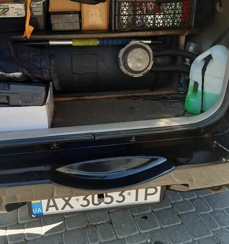 Черный Сузуки Гранд Витара, объемом двигателя 2.74 л и пробегом 214 тыс. км за 7600 $, фото 2 на Automoto.ua