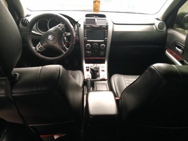 Черный Сузуки Гранд Витара, объемом двигателя 2 л и пробегом 262 тыс. км за 7000 $, фото 3 на Automoto.ua