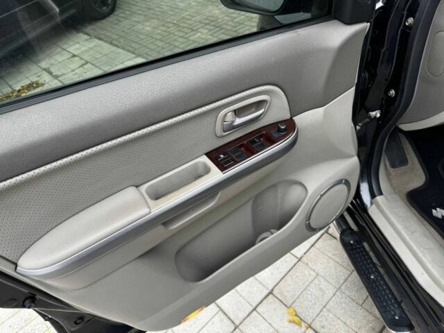 Чорний Сузукі Гранд Вітара, об'ємом двигуна 2.7 л та пробігом 170 тис. км за 7999 $, фото 6 на Automoto.ua