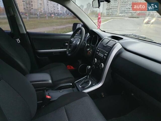 Чорний Сузукі Гранд Вітара, об'ємом двигуна 2 л та пробігом 251 тис. км за 7000 $, фото 4 на Automoto.ua