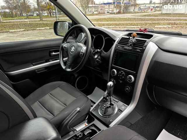 Чорний Сузукі Гранд Вітара, об'ємом двигуна 2 л та пробігом 238 тис. км за 8790 $, фото 24 на Automoto.ua