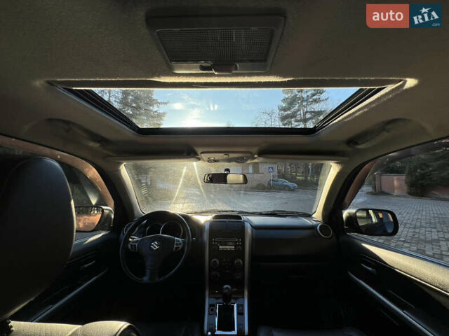 Чорний Сузукі Гранд Вітара, об'ємом двигуна 2 л та пробігом 209 тис. км за 7500 $, фото 32 на Automoto.ua