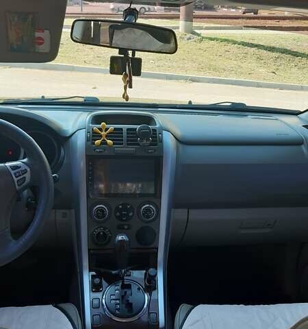 Черный Сузуки Гранд Витара, объемом двигателя 2.74 л и пробегом 214 тыс. км за 7600 $, фото 6 на Automoto.ua