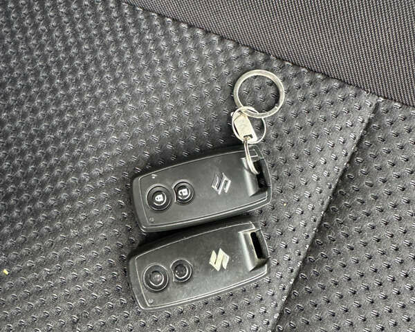 Черный Сузуки Гранд Витара, объемом двигателя 2 л и пробегом 151 тыс. км за 6999 $, фото 28 на Automoto.ua