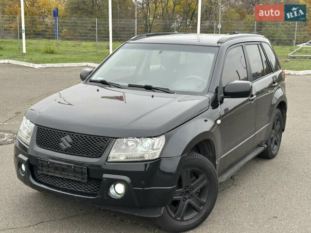 Черный Сузуки Гранд Витара, объемом двигателя 2 л и пробегом 212 тыс. км за 6700 $, фото 1 на Automoto.ua