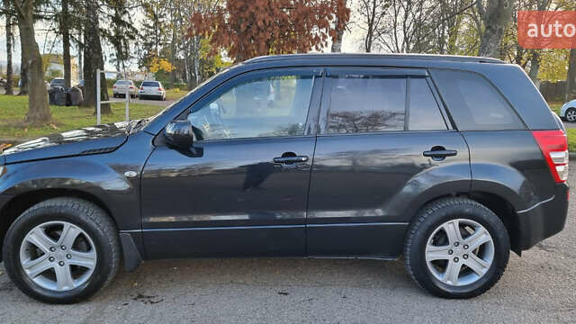 Чорний Сузукі Гранд Вітара, об'ємом двигуна 2 л та пробігом 245 тис. км за 5500 $, фото 4 на Automoto.ua