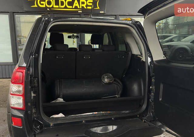 Черный Сузуки Гранд Витара, объемом двигателя 2 л и пробегом 220 тыс. км за 6500 $, фото 12 на Automoto.ua