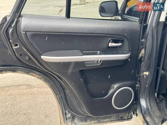 Черный Сузуки Гранд Витара, объемом двигателя 2 л и пробегом 190 тыс. км за 5999 $, фото 14 на Automoto.ua