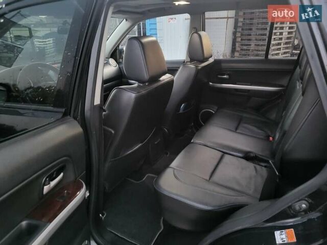 Черный Сузуки Гранд Витара, объемом двигателя 1.9 л и пробегом 250 тыс. км за 4500 $, фото 4 на Automoto.ua