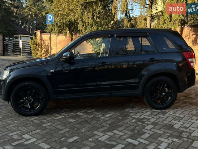 Чорний Сузукі Гранд Вітара, об'ємом двигуна 2 л та пробігом 209 тис. км за 7500 $, фото 1 на Automoto.ua