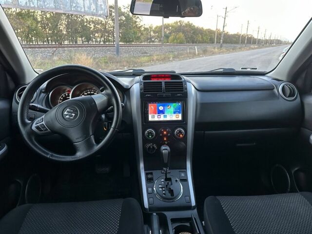 Черный Сузуки Гранд Витара, объемом двигателя 2 л и пробегом 212 тыс. км за 6800 $, фото 6 на Automoto.ua