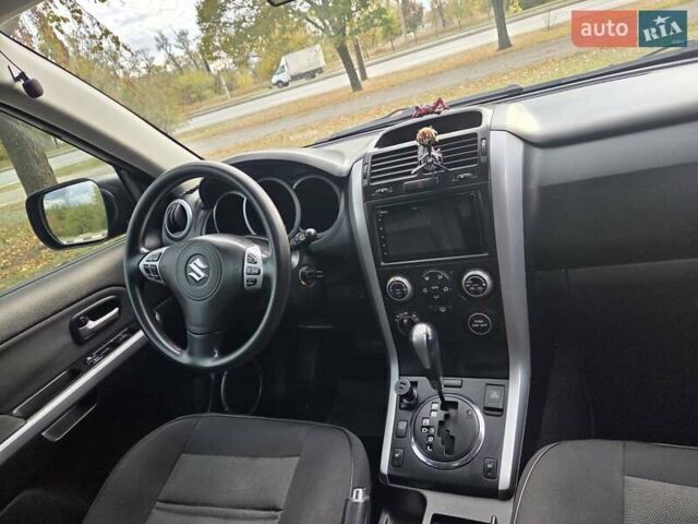 Чорний Сузукі Гранд Вітара, об'ємом двигуна 2 л та пробігом 237 тис. км за 8500 $, фото 8 на Automoto.ua