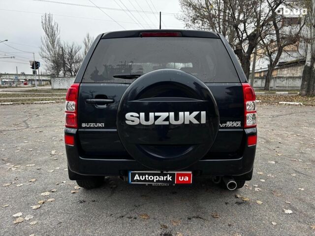 Чорний Сузукі Гранд Вітара, об'ємом двигуна 2 л та пробігом 238 тис. км за 8790 $, фото 5 на Automoto.ua
