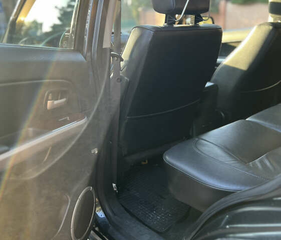 Чорний Сузукі Гранд Вітара, об'ємом двигуна 2 л та пробігом 209 тис. км за 7500 $, фото 16 на Automoto.ua