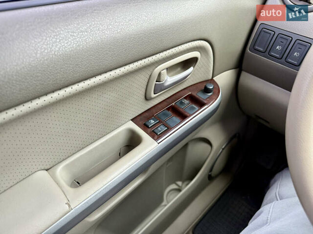 Черный Сузуки Гранд Витара, объемом двигателя 2.74 л и пробегом 178 тыс. км за 7500 $, фото 25 на Automoto.ua