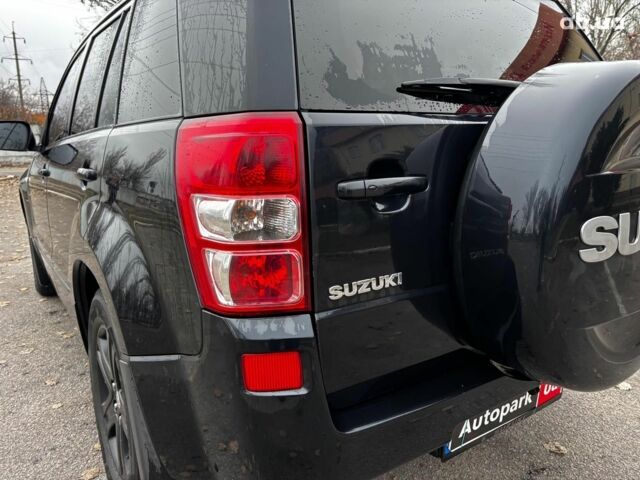 Чорний Сузукі Гранд Вітара, об'ємом двигуна 2 л та пробігом 238 тис. км за 8790 $, фото 12 на Automoto.ua
