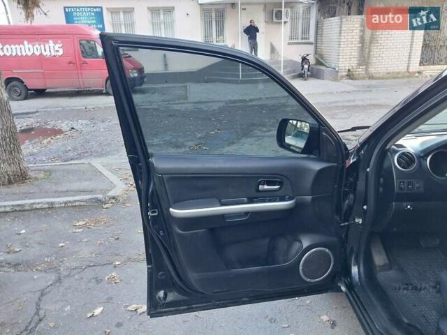 Чорний Сузукі Гранд Вітара, об'ємом двигуна 2 л та пробігом 216 тис. км за 6500 $, фото 14 на Automoto.ua