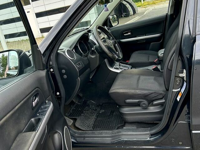 Черный Сузуки Гранд Витара, объемом двигателя 2 л и пробегом 170 тыс. км за 6900 $, фото 3 на Automoto.ua