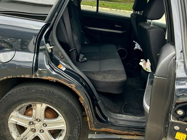 Черный Сузуки Гранд Витара, объемом двигателя 2 л и пробегом 170 тыс. км за 6900 $, фото 5 на Automoto.ua