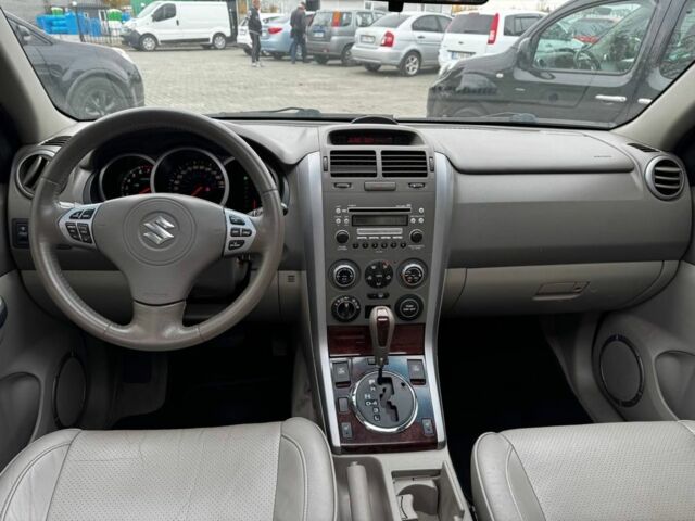 Чорний Сузукі Гранд Вітара, об'ємом двигуна 2.7 л та пробігом 170 тис. км за 7999 $, фото 8 на Automoto.ua