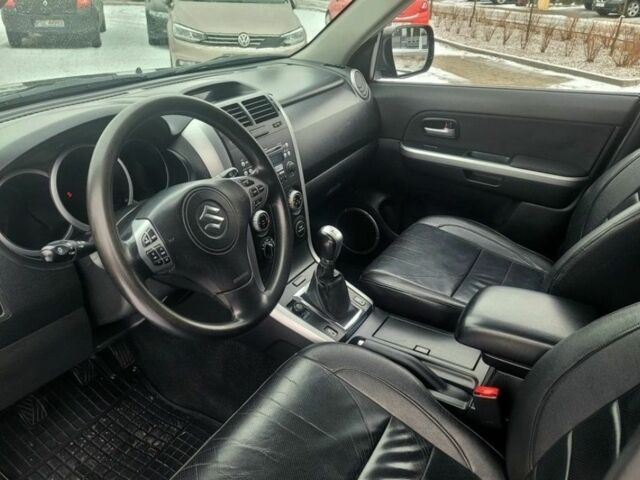 Чорний Сузукі Гранд Вітара, об'ємом двигуна 2.2 л та пробігом 234 тис. км за 3200 $, фото 10 на Automoto.ua