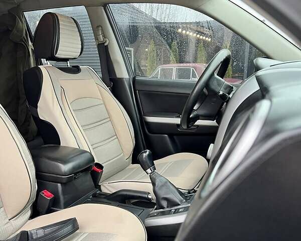 Черный Сузуки Гранд Витара, объемом двигателя 2.39 л и пробегом 289 тыс. км за 9500 $, фото 9 на Automoto.ua