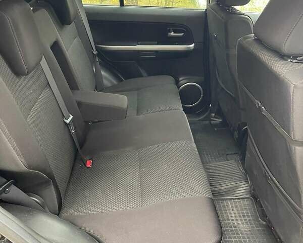 Чорний Сузукі Гранд Вітара, об'ємом двигуна 2.39 л та пробігом 176 тис. км за 8600 $, фото 12 на Automoto.ua