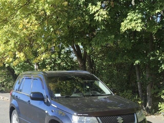 Чорний Сузукі Гранд Вітара, об'ємом двигуна 2 л та пробігом 147 тис. км за 8000 $, фото 1 на Automoto.ua