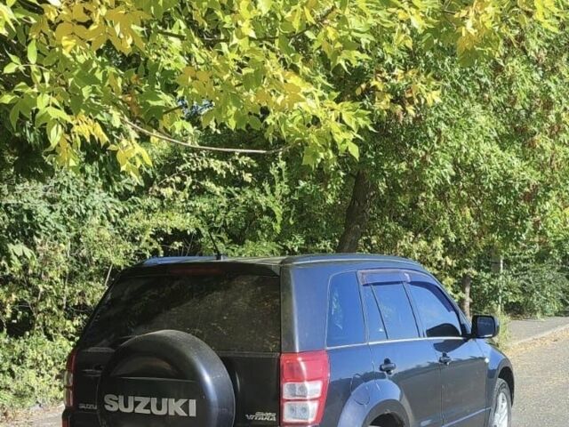 Чорний Сузукі Гранд Вітара, об'ємом двигуна 2 л та пробігом 147 тис. км за 8000 $, фото 2 на Automoto.ua