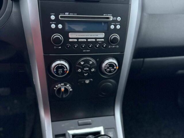 Чорний Сузукі Гранд Вітара, об'ємом двигуна 1.9 л та пробігом 281 тис. км за 4500 $, фото 8 на Automoto.ua