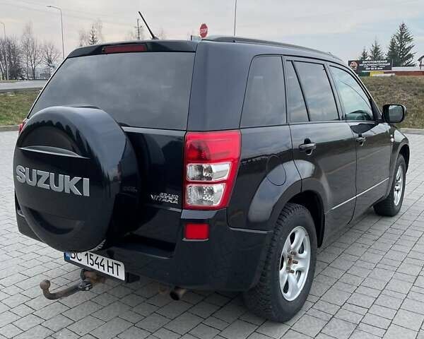 Черный Сузуки Гранд Витара, объемом двигателя 1.87 л и пробегом 246 тыс. км за 7600 $, фото 4 на Automoto.ua