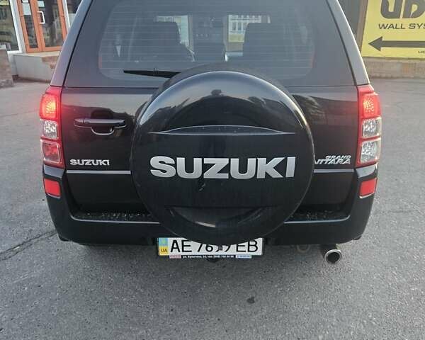 Черный Сузуки Гранд Витара, объемом двигателя 2.4 л и пробегом 175 тыс. км за 11500 $, фото 2 на Automoto.ua