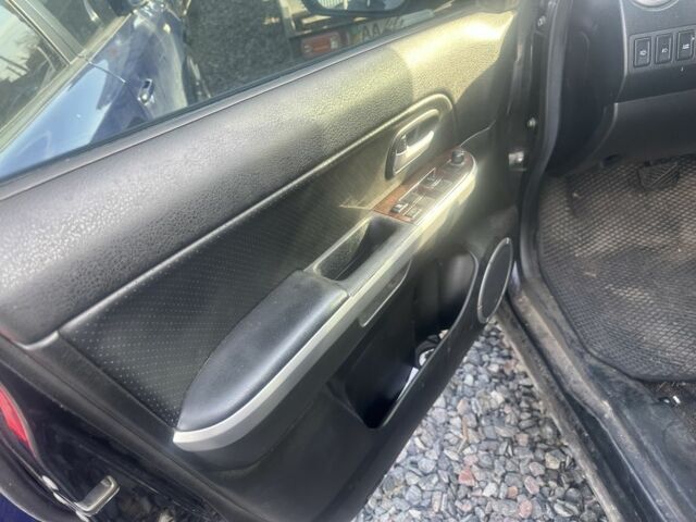 Черный Сузуки Гранд Витара, объемом двигателя 2 л и пробегом 240 тыс. км за 3200 $, фото 13 на Automoto.ua