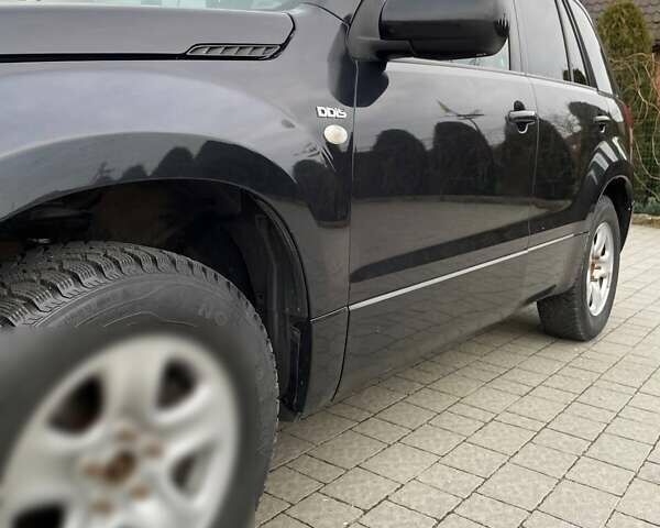 Черный Сузуки Гранд Витара, объемом двигателя 1.87 л и пробегом 246 тыс. км за 7600 $, фото 6 на Automoto.ua