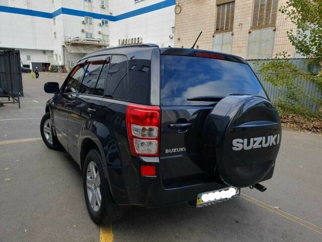Чорний Сузукі Гранд Вітара, об'ємом двигуна 2 л та пробігом 217 тис. км за 7500 $, фото 2 на Automoto.ua