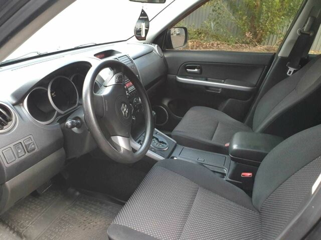 Чорний Сузукі Гранд Вітара, об'ємом двигуна 2 л та пробігом 217 тис. км за 7500 $, фото 5 на Automoto.ua