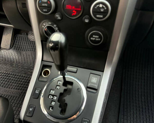 Чорний Сузукі Гранд Вітара, об'ємом двигуна 2.39 л та пробігом 198 тис. км за 7900 $, фото 13 на Automoto.ua