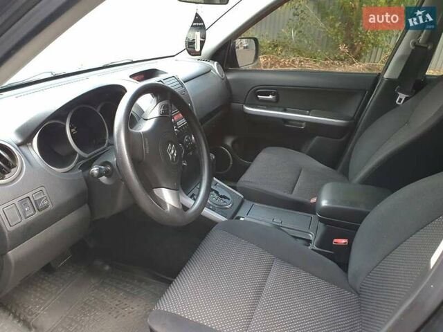 Чорний Сузукі Гранд Вітара, об'ємом двигуна 2 л та пробігом 217 тис. км за 7500 $, фото 5 на Automoto.ua
